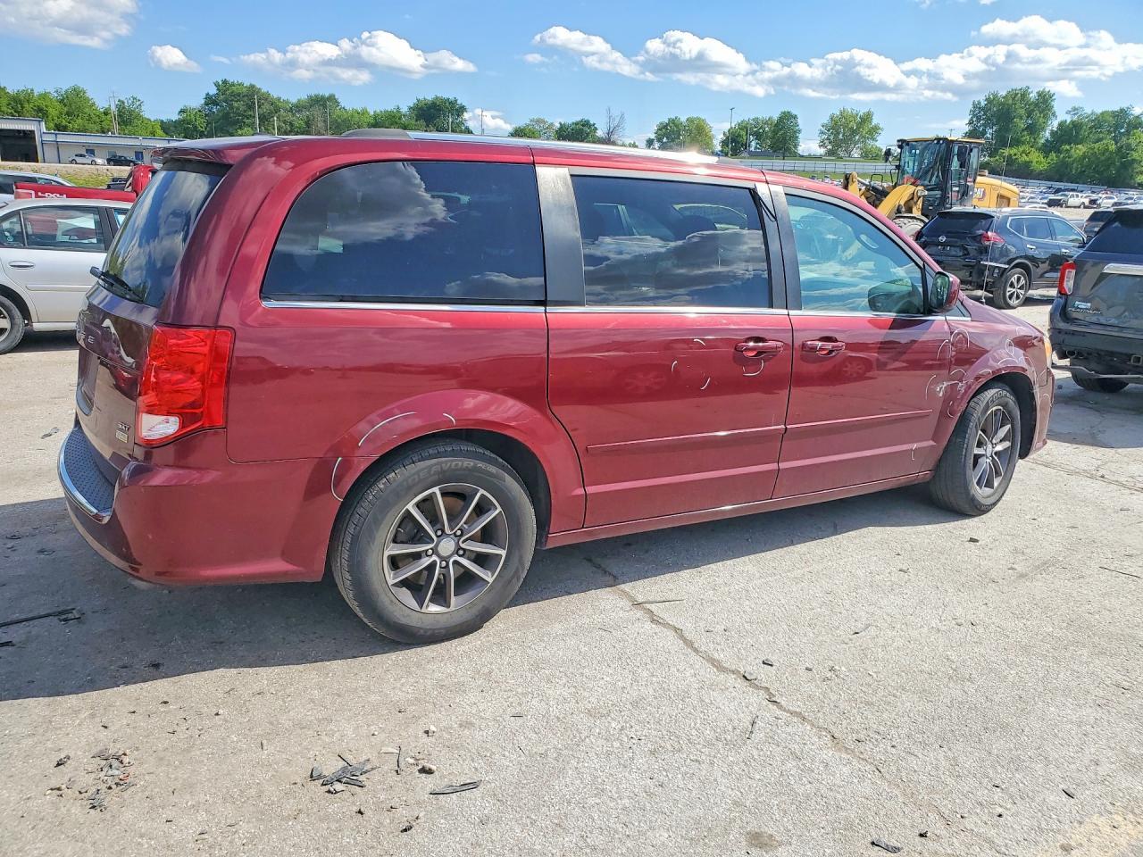 2017 Dodge Grand Caravan Sxt - Image 3