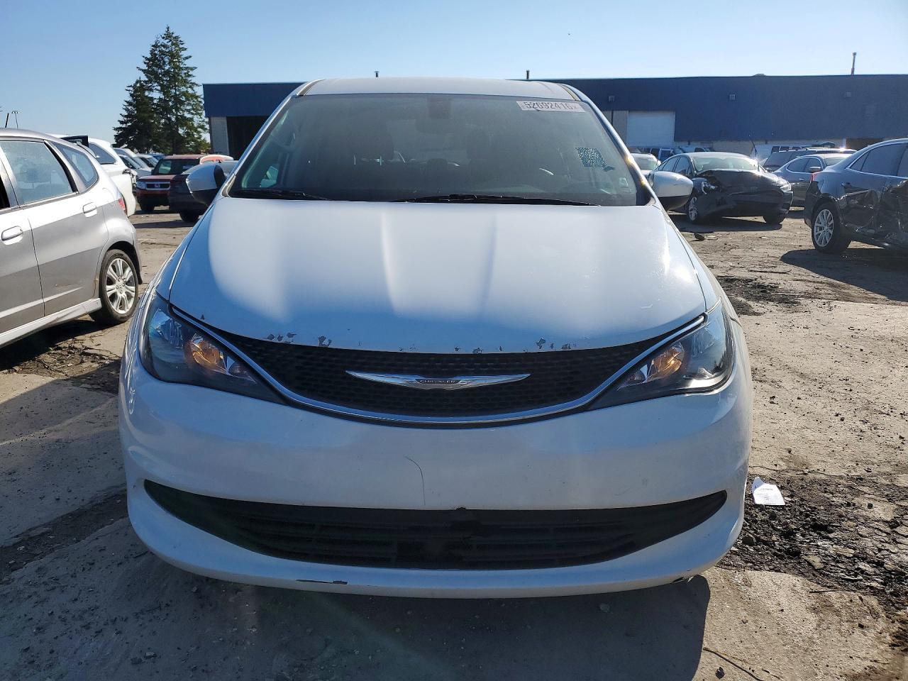 2017 Chrysler Pacifica Touring - Фото 5