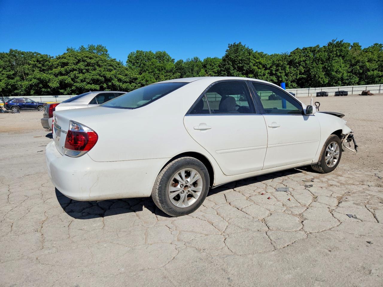 2006 Toyota Camry Le V6 - Image 3