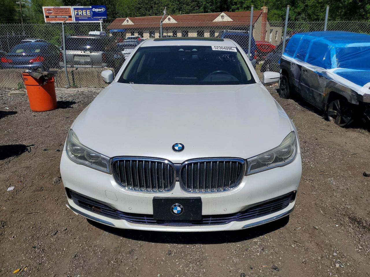 2016 BMW 750 Xi - Фото 5