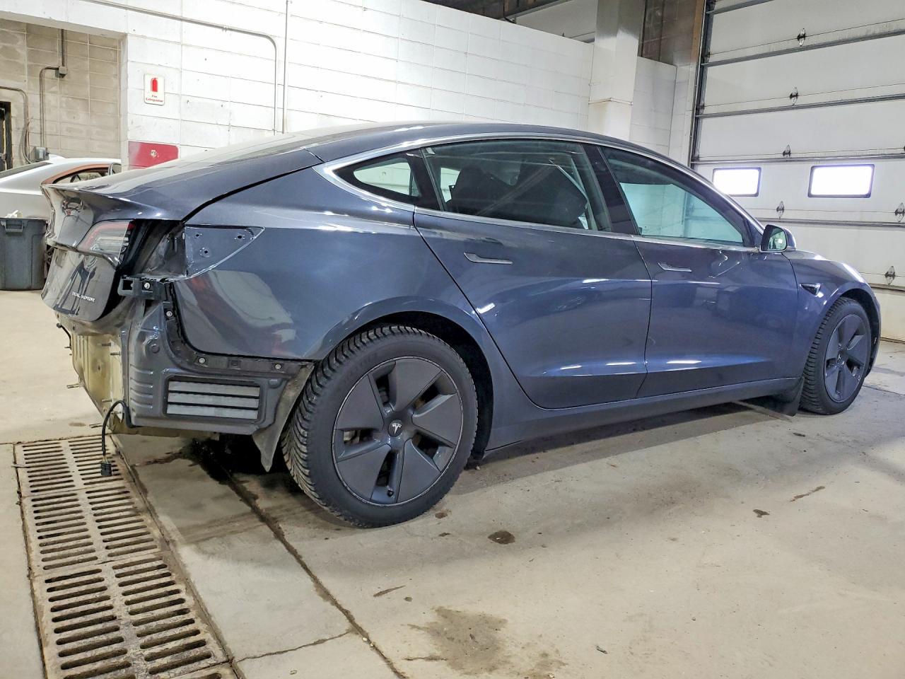 2018 Tesla Model 3 - Фото 3