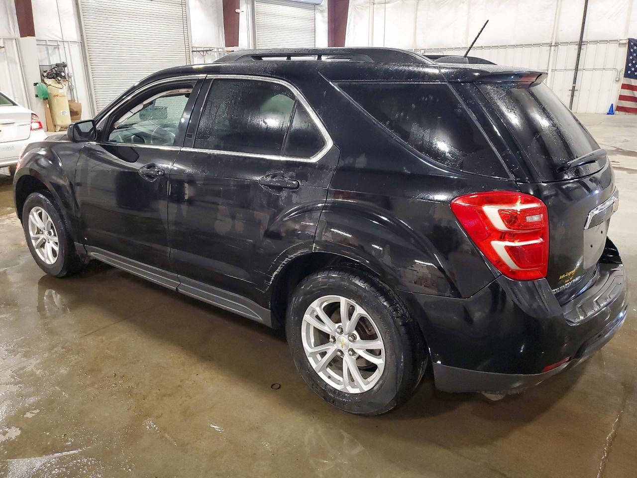 2017 Chevrolet Equinox Lt - Image 2