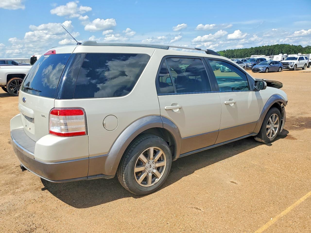 2008 Ford Taurus X Sel - Image 3