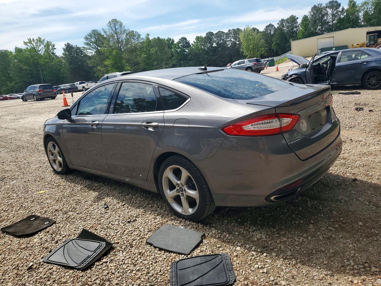 2013 Ford Fusion Se - Фото 2