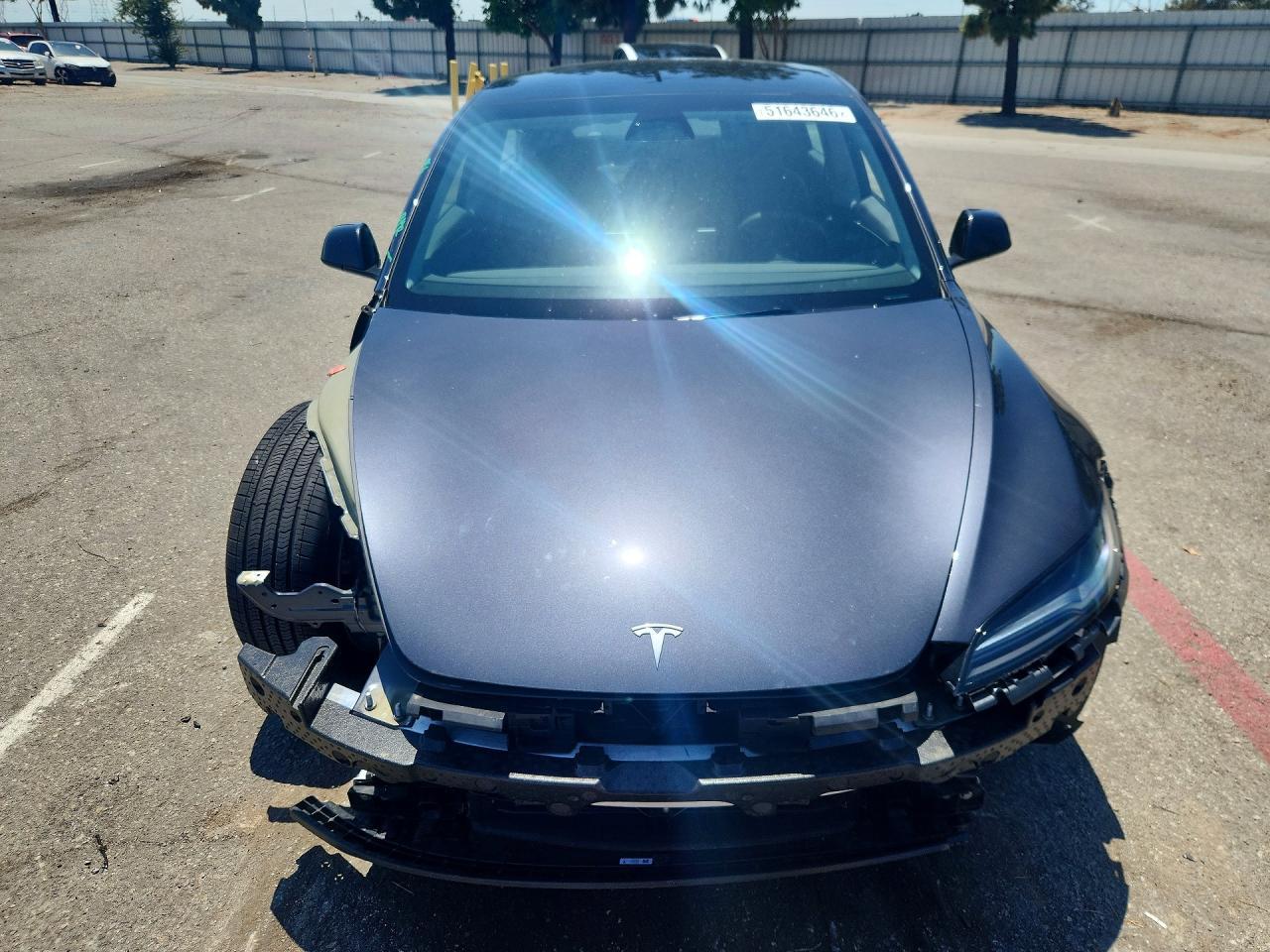 2025 Tesla Model 3 - Фото 5