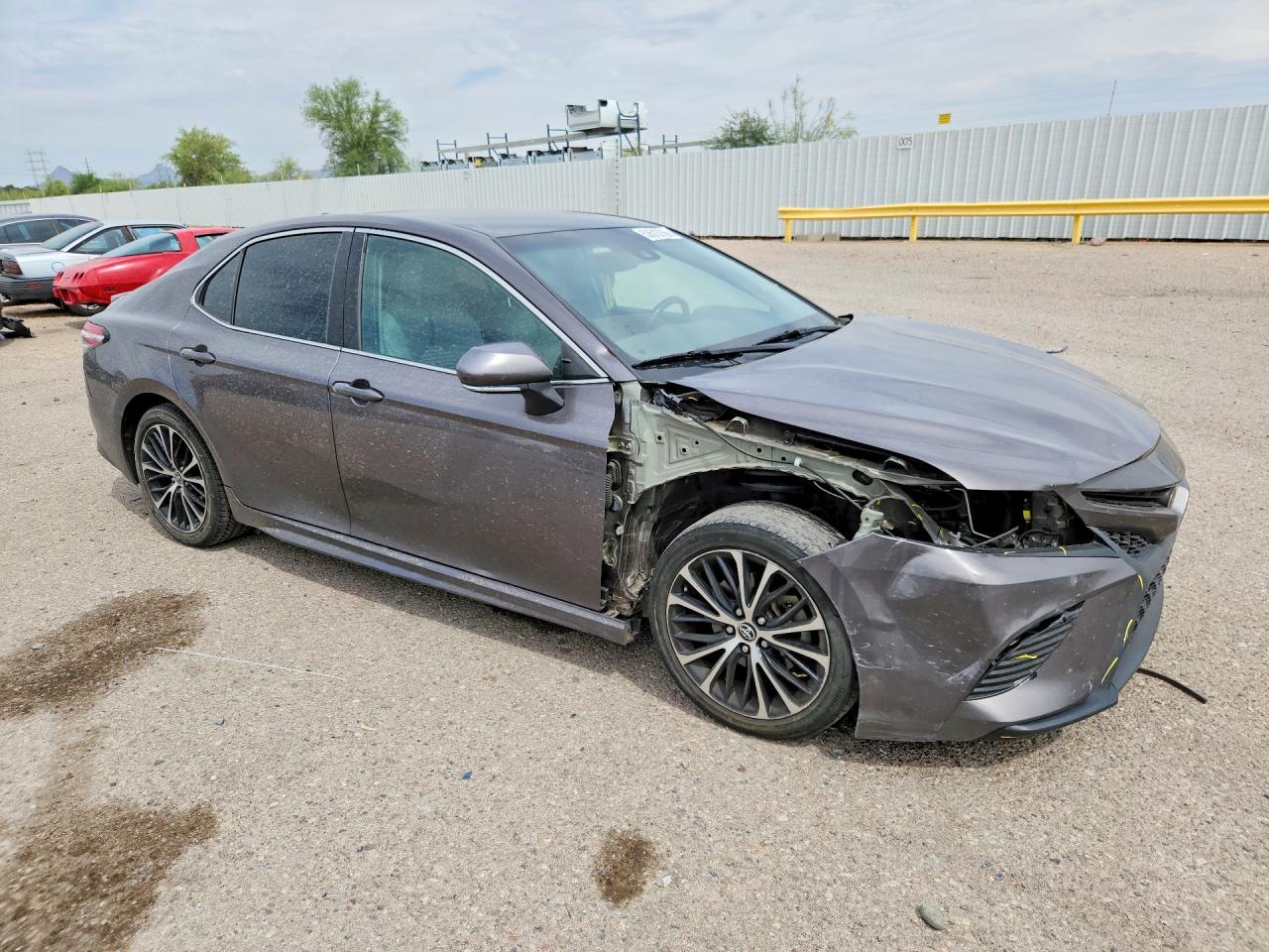 2020 Toyota Camry - Фото 4