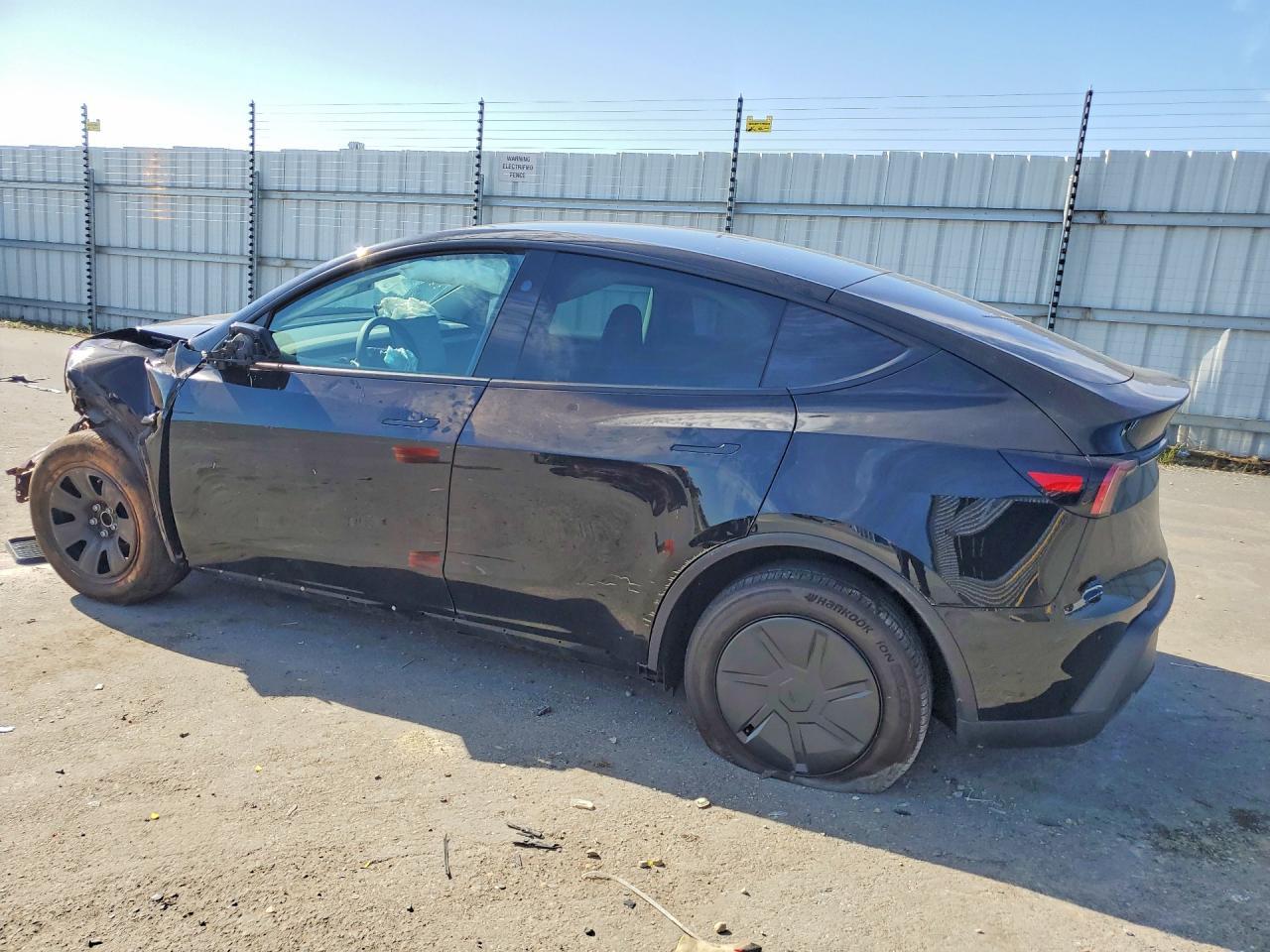 2026 Tesla Model Y - Фото 2