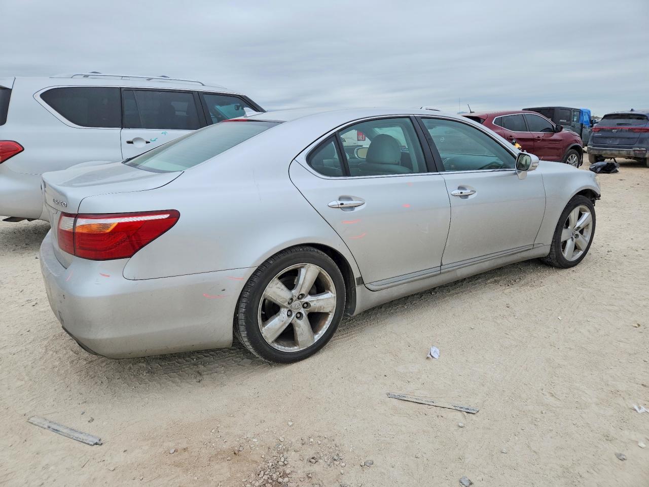 2011 Lexus Ls 460 - Image 3