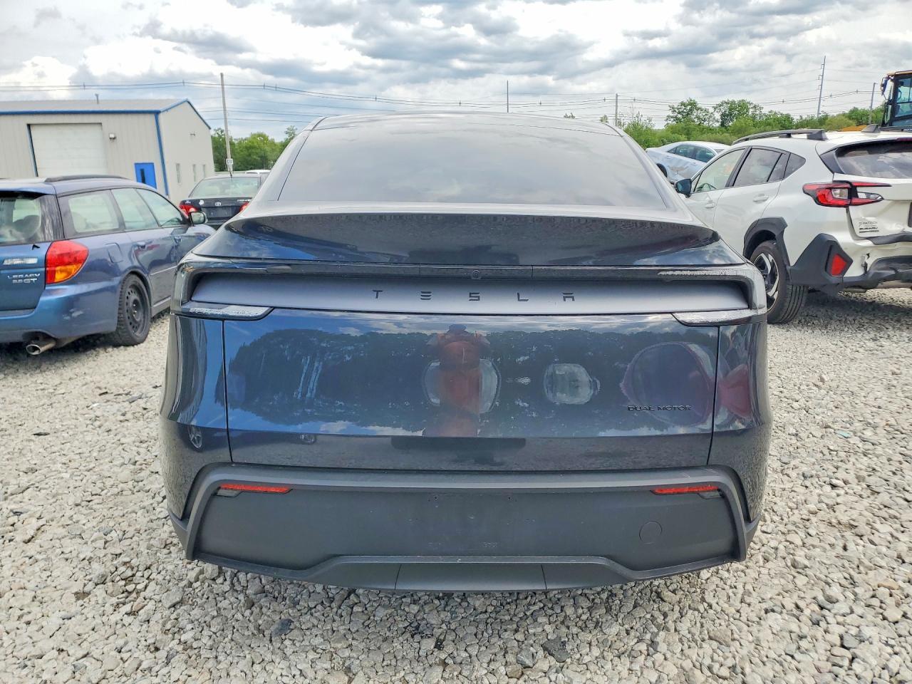 2026 Tesla Model Y - Фото 6