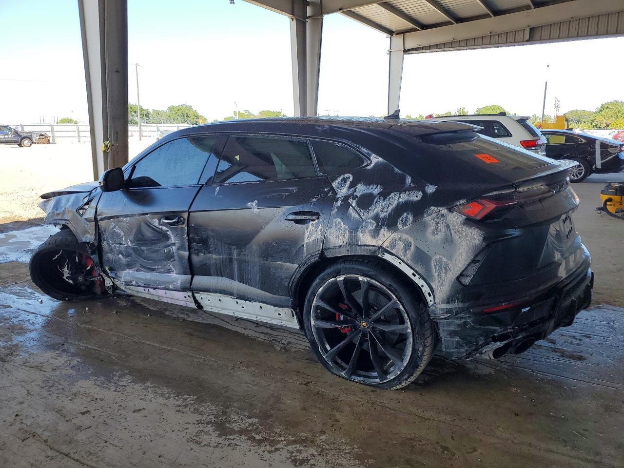 2019 Lamborghini Urus - Image 2