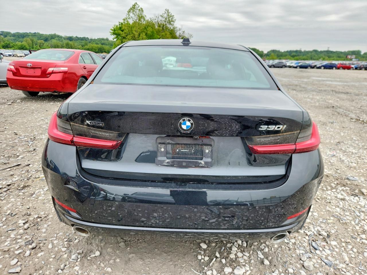 2025 BMW 330Xi - Image 6