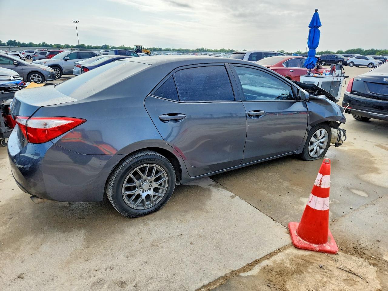 2015 Toyota Corolla Le - Фото 3