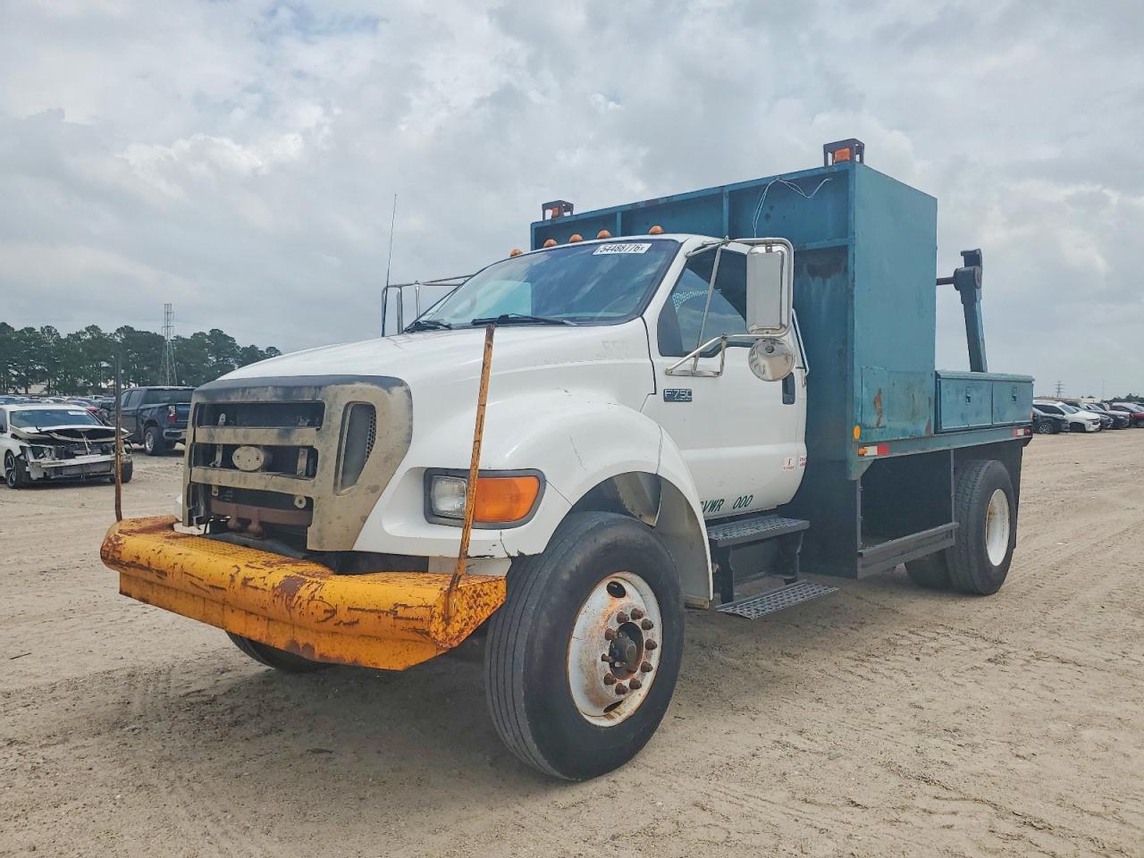 2006 Ford F750 Super Duty - Image 2