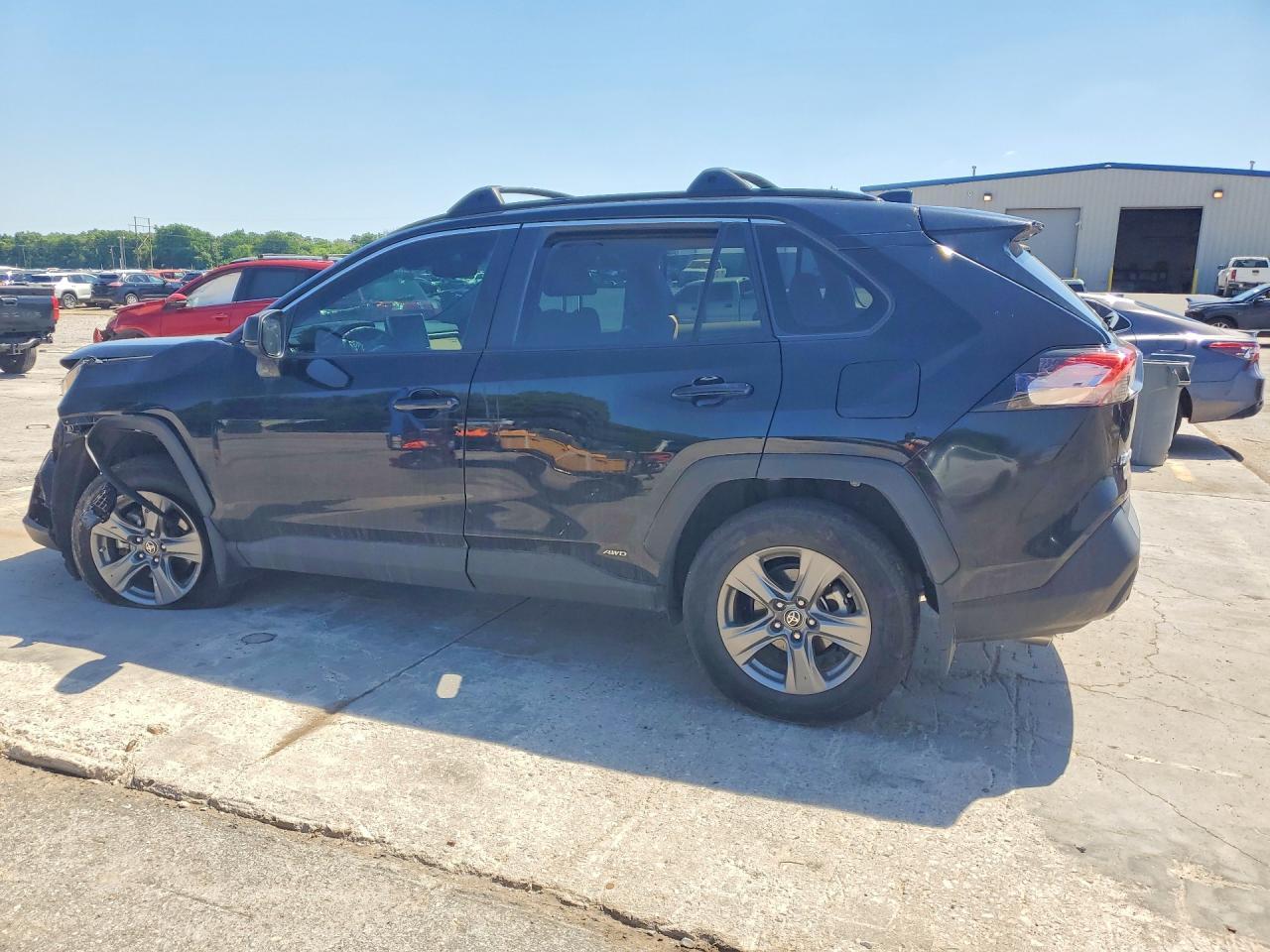 2024 Toyota Rav4 Le - Фото 2