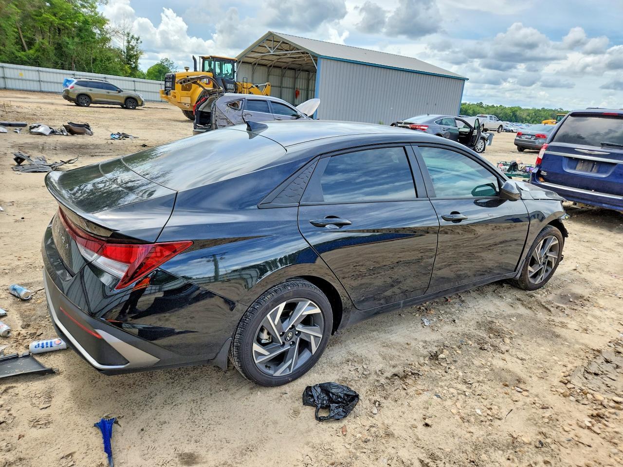 2025 Hyundai Elantra Sel Sport - Фото 3