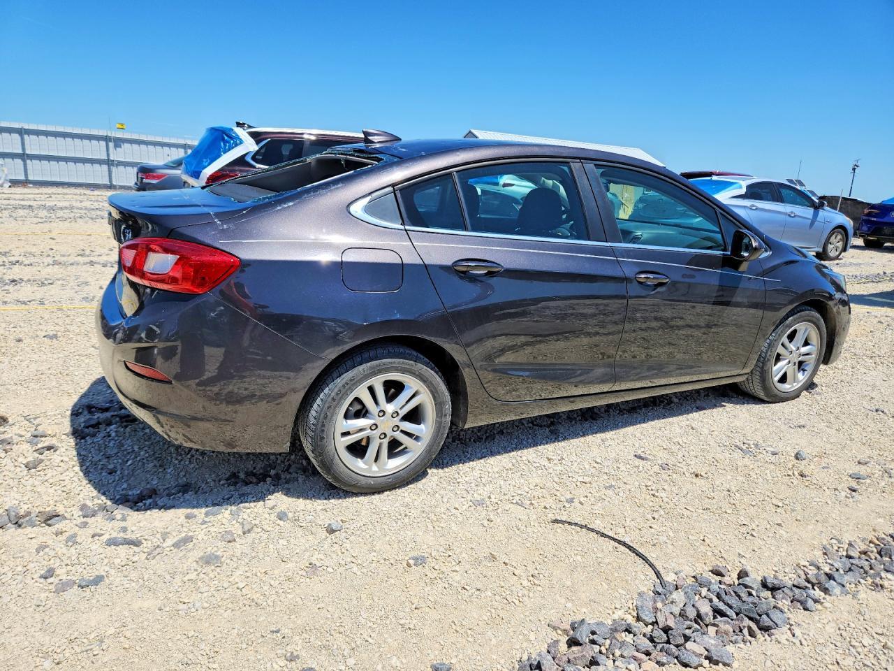 2017 Chevrolet Cruze Lt - Image 3