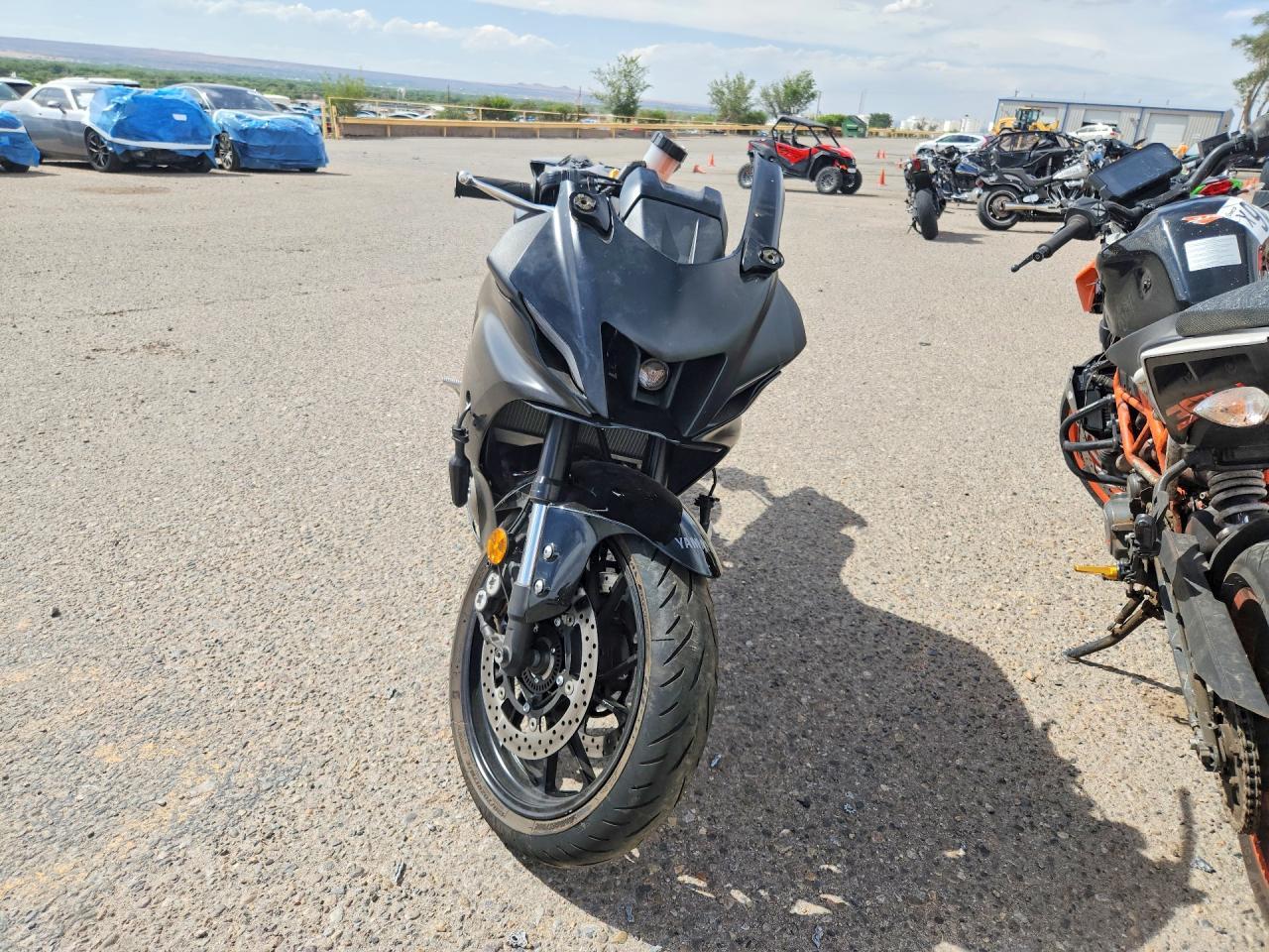 2025 Yamaha Yzfr7 - Фото 2