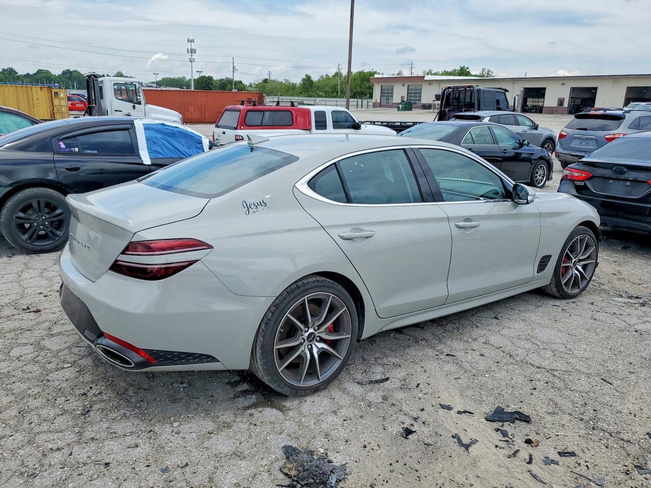 2025 Genesis G70 2.5T Standard - Фото 3