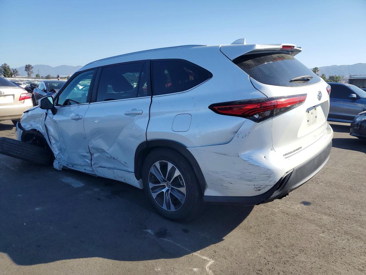 2023 Toyota Highlander Xle - Фото 2