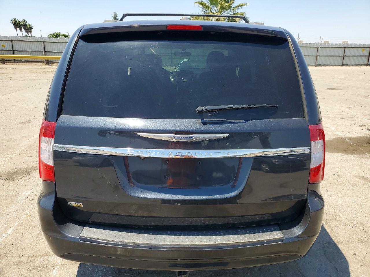 2014 Chrysler Town And Country Touring - Фото 6