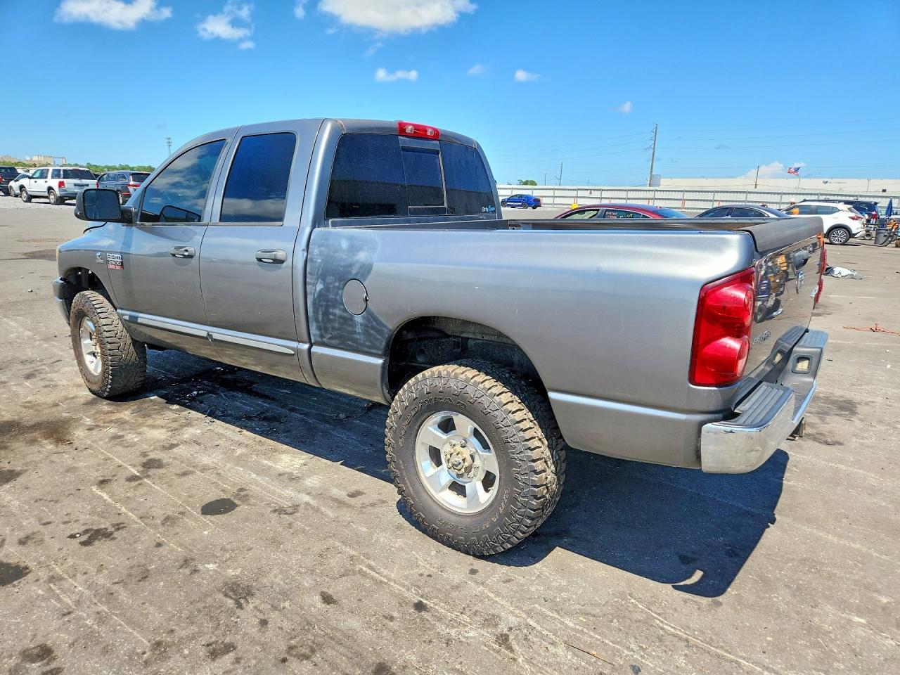2007 Dodge Ram 2500 St - Фото 2