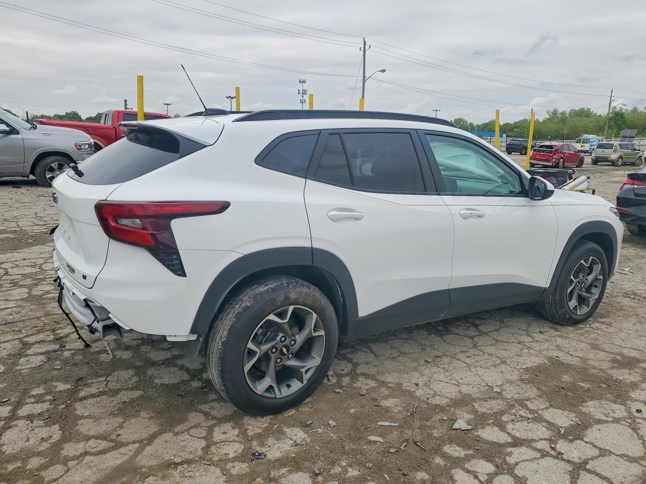 2025 Chevrolet Trax 1Lt - Image 3