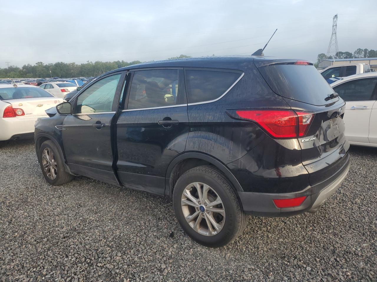 2019 Ford Escape Se - Фото 2