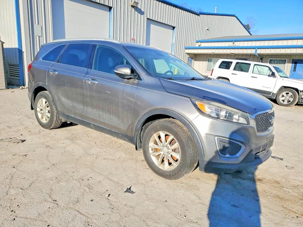 2016 Kia Sorento Lx - Image 4