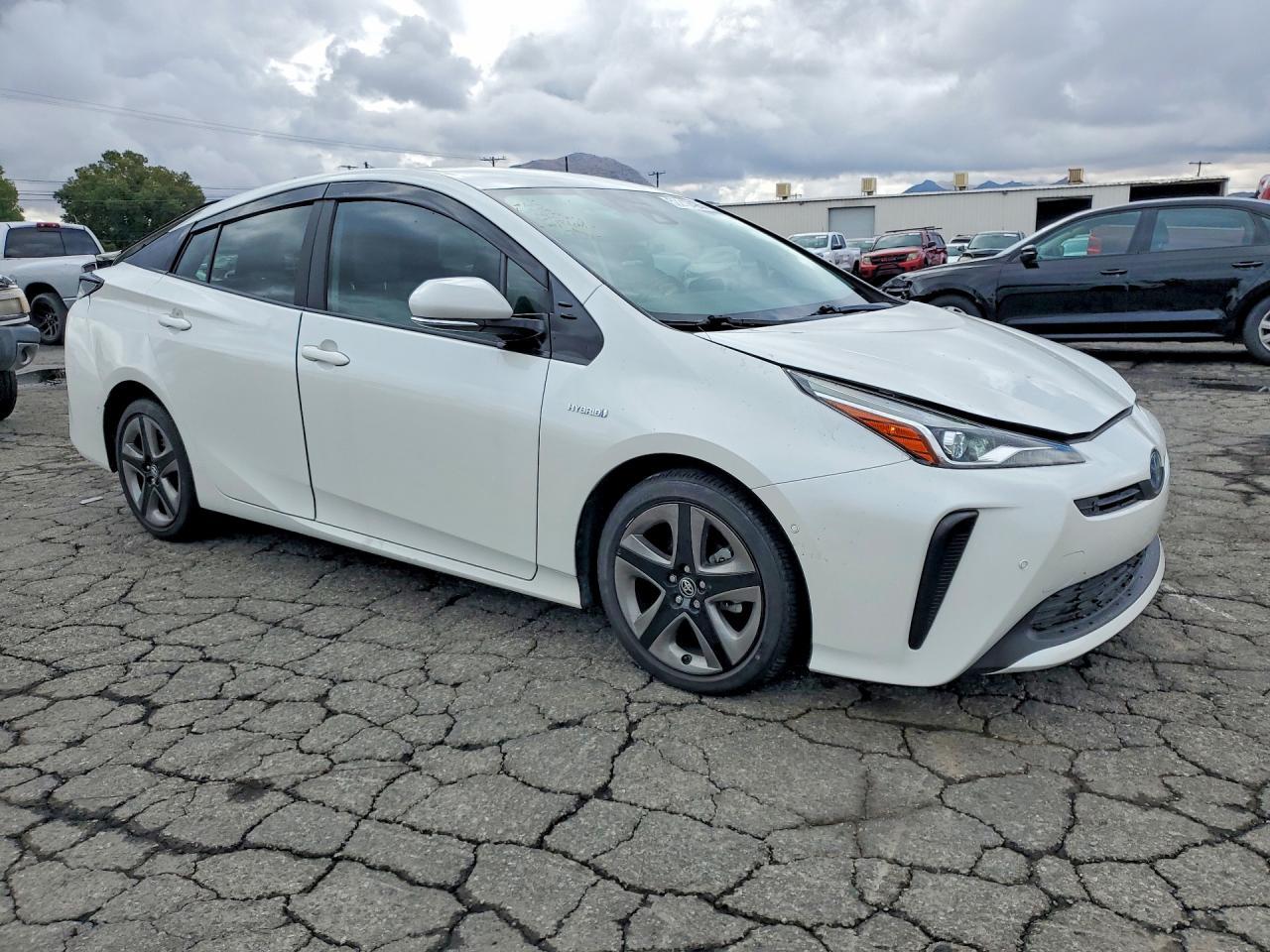 2019 Toyota Prius Xle - Image 4