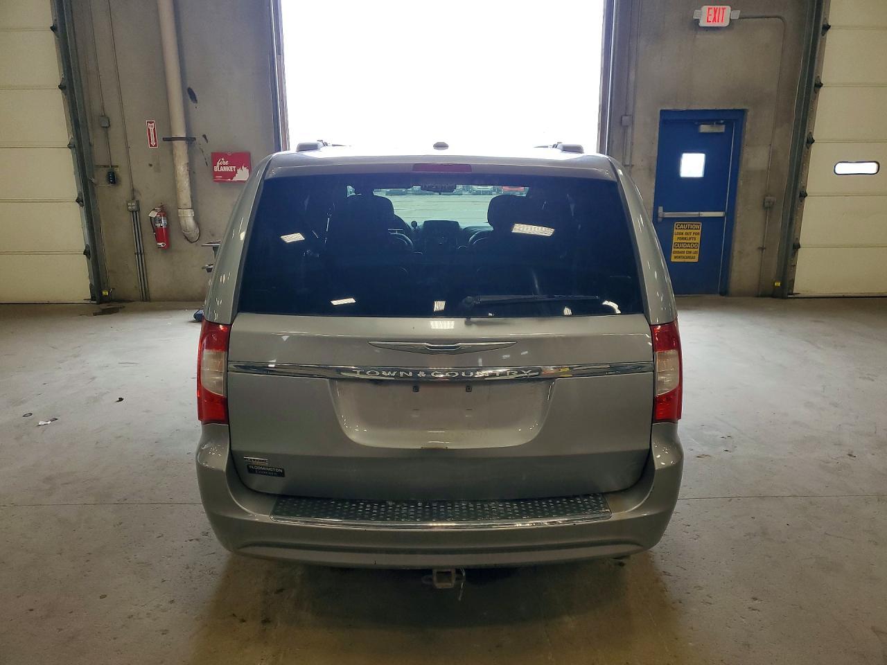 2015 Chrysler Town & Country Touring - Фото 6