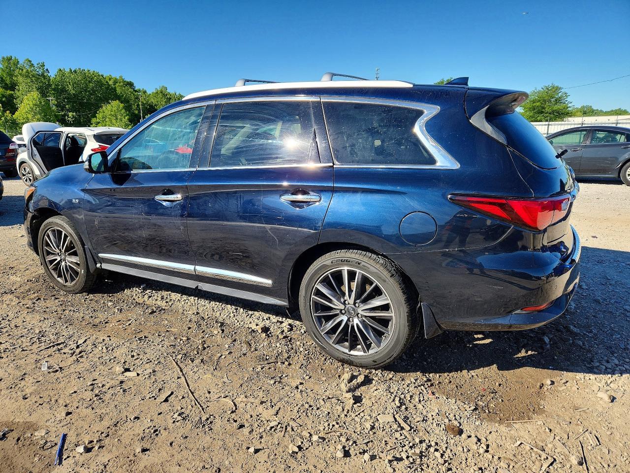 2016 Infiniti Qx60 Base - Фото 2