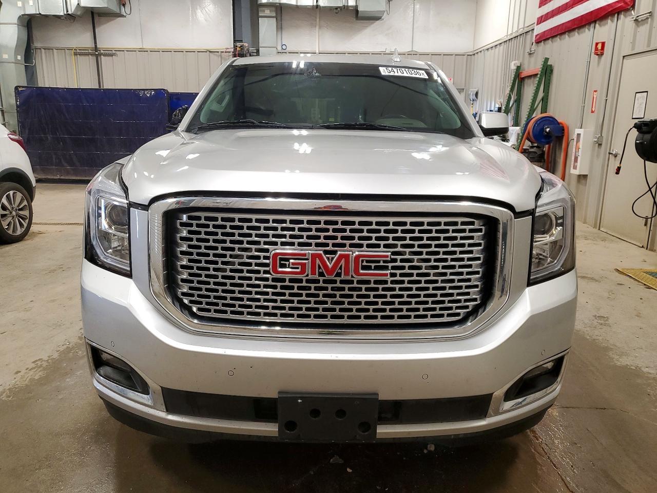 2015 GMC Yukon Denali - Image 5