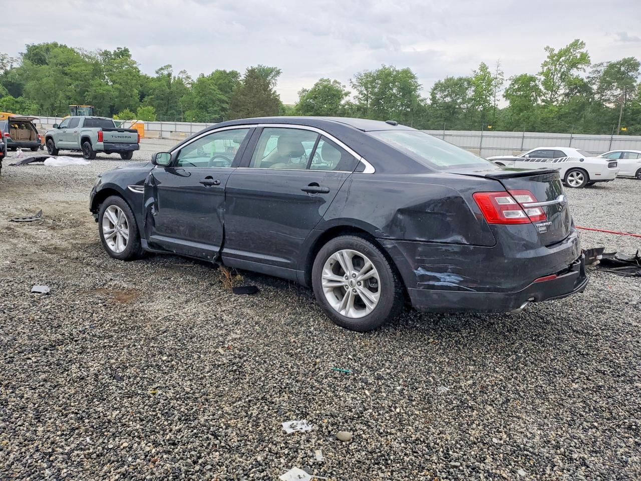 2015 Ford Taurus Sel - Фото 2