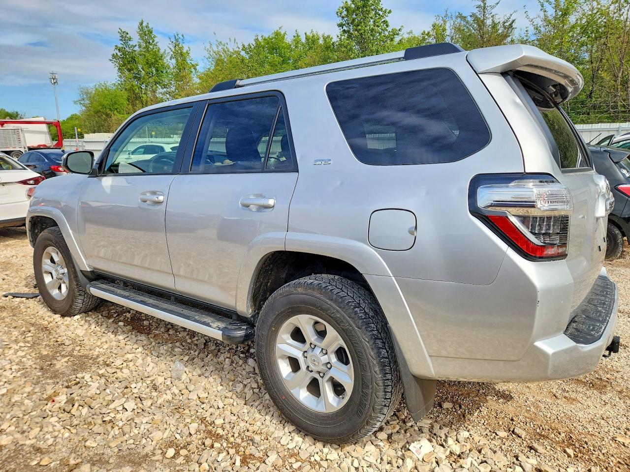 2020 Toyota 4Runner Sr5 - Фото 2