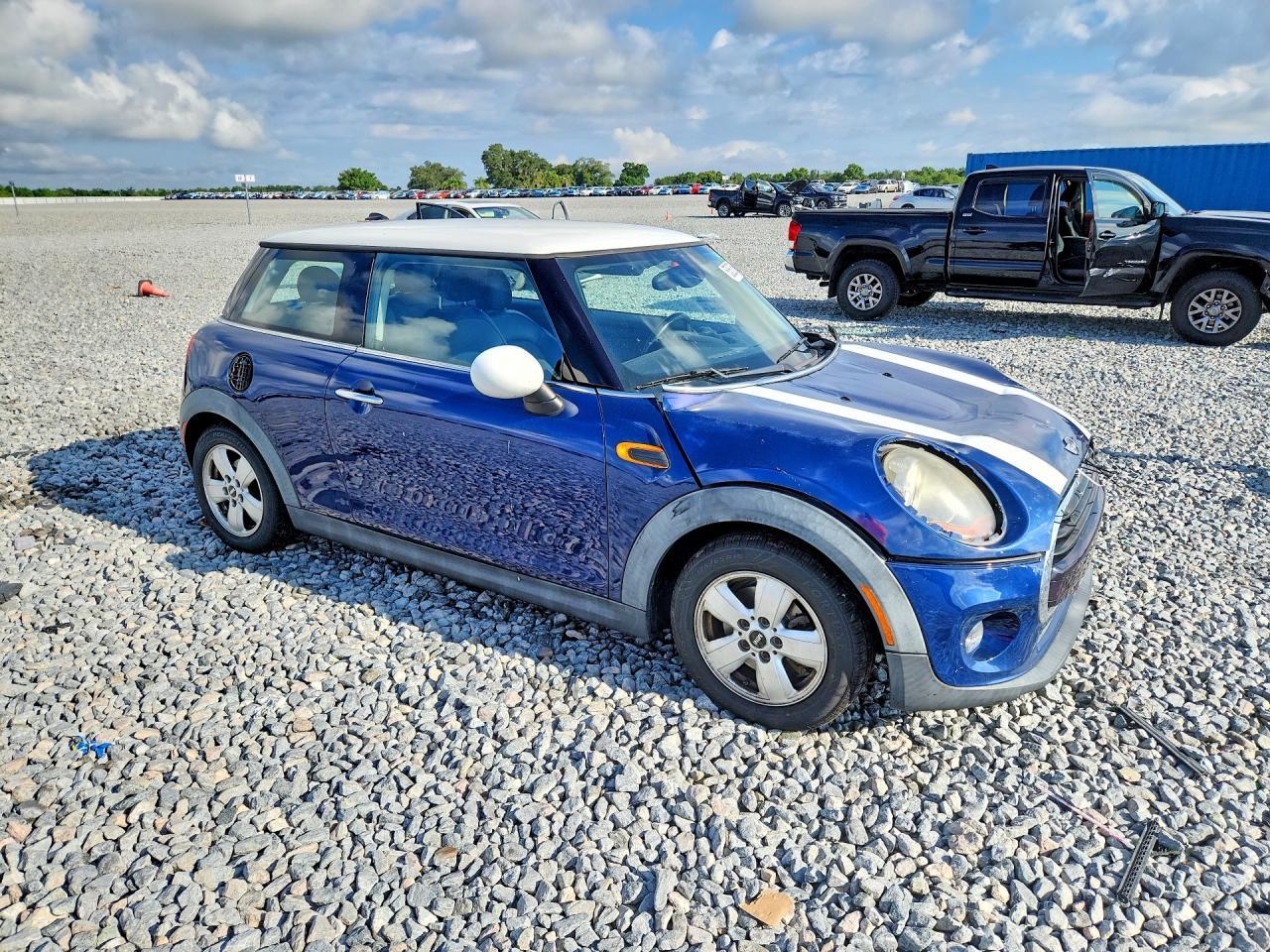 2016 Mini Cooper - Image 4
