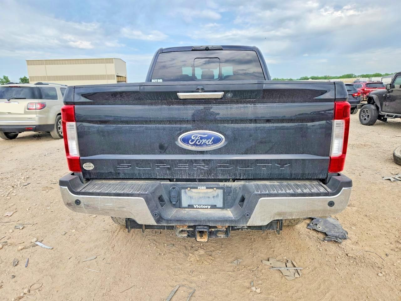 2019 Ford F250 Super Duty - Image 6