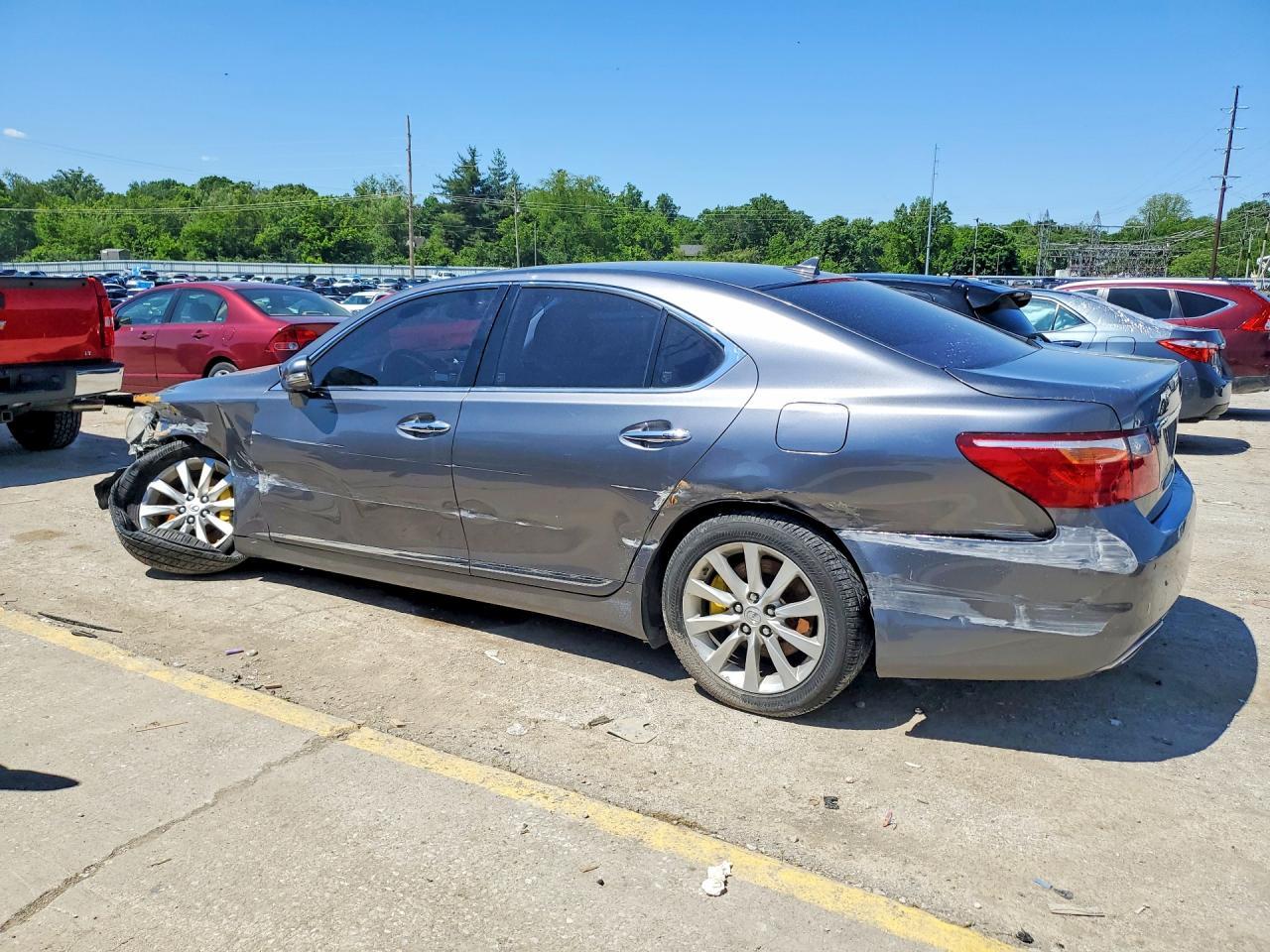 2012 Lexus Ls 460 - Image 2
