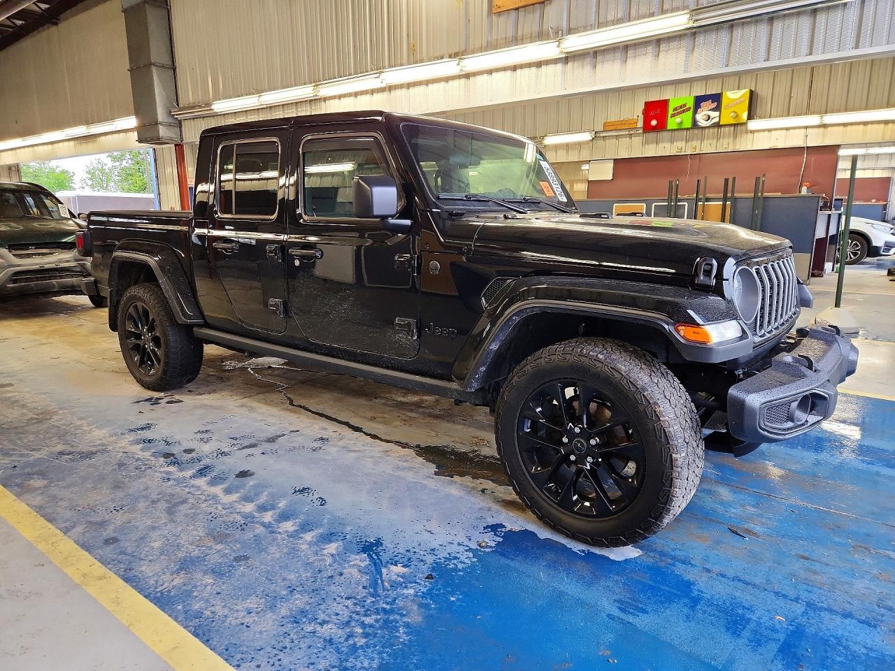 2025 Jeep Gladiator Sport - Image 4