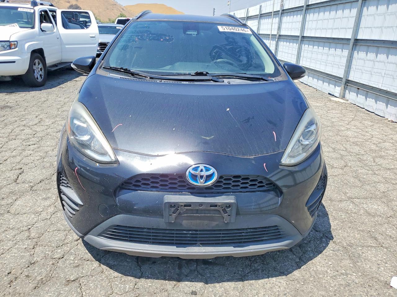 2018 Toyota Prius C Two - Фото 5