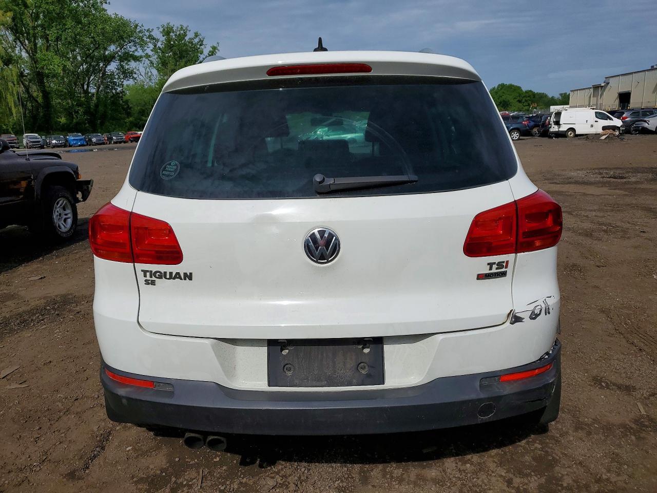 2016 Volkswagen Tiguan S - Фото 6