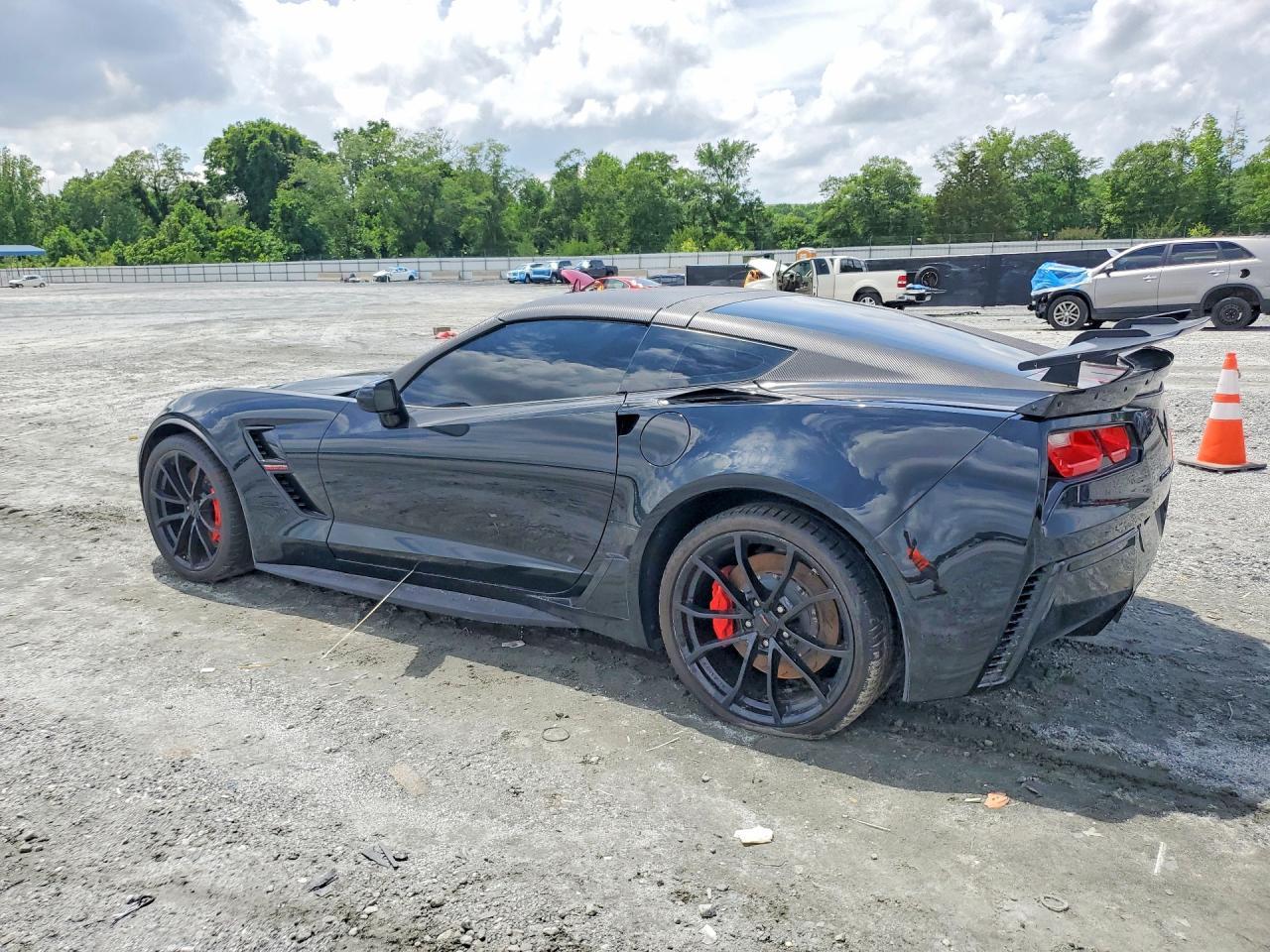 2019 Chevrolet Corvette - Image 2