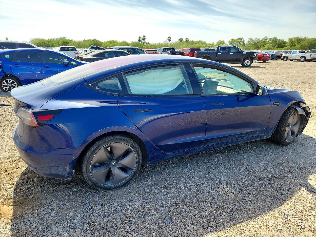 2017 Tesla Model 3 - Фото 3