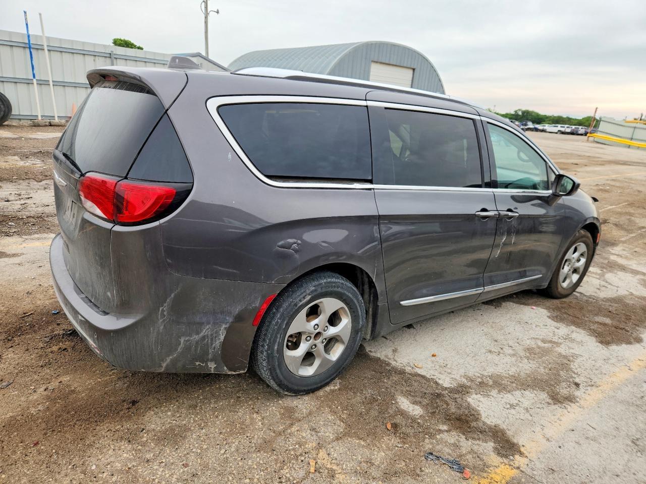 2017 Chrysler Pacifica Touring L Plus - Image 3