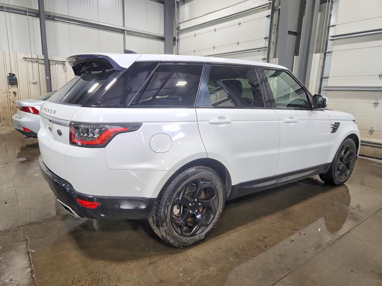 2018 Land Rover Range Rover Sport Hse - Image 3