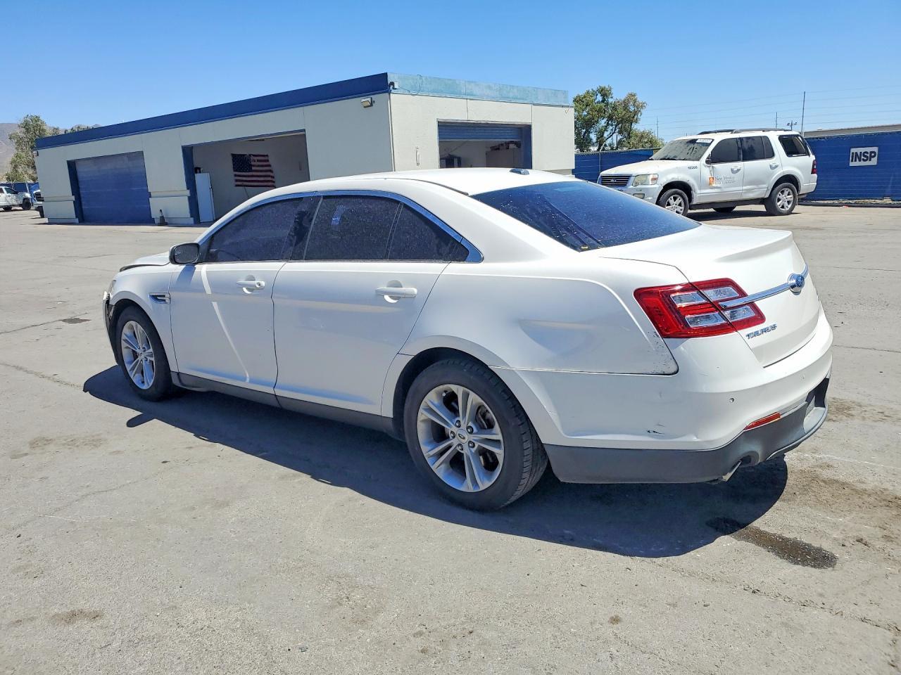 2015 Ford Taurus Sel - Image 2