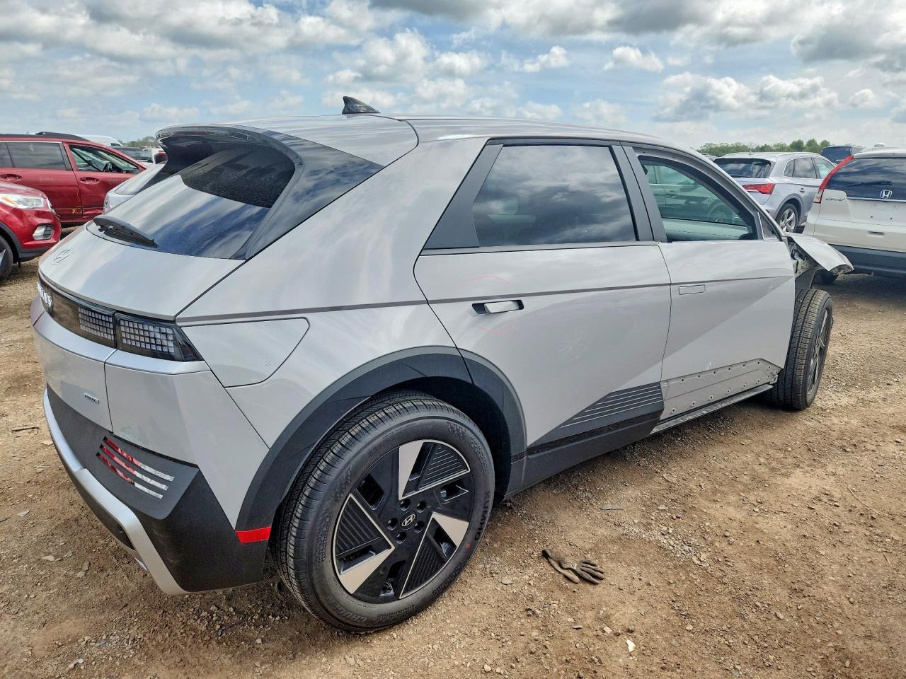 2026 Hyundai Ioniq 5 Sel - Image 3