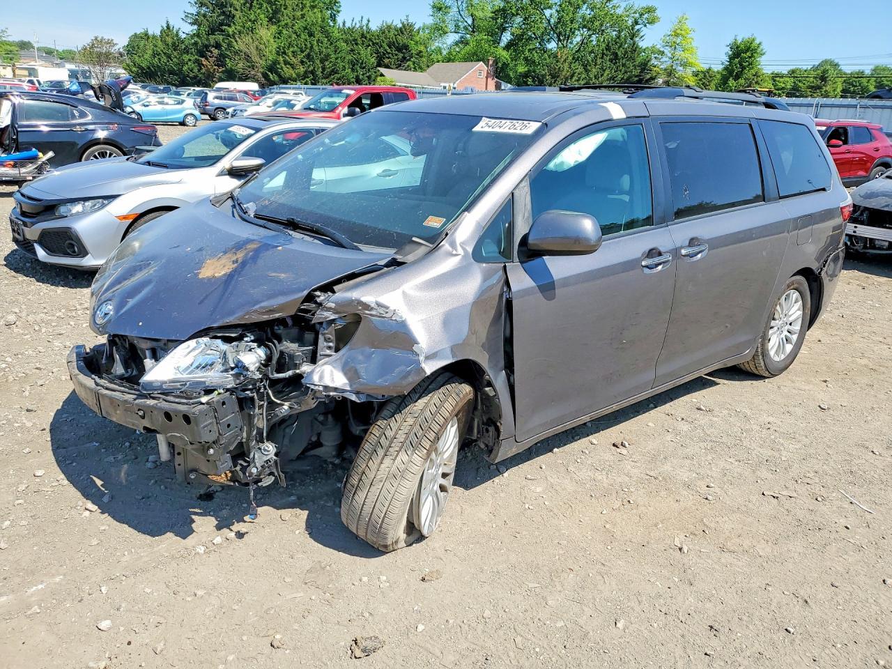 2017 Toyota Sienna Xle 8-Passenger