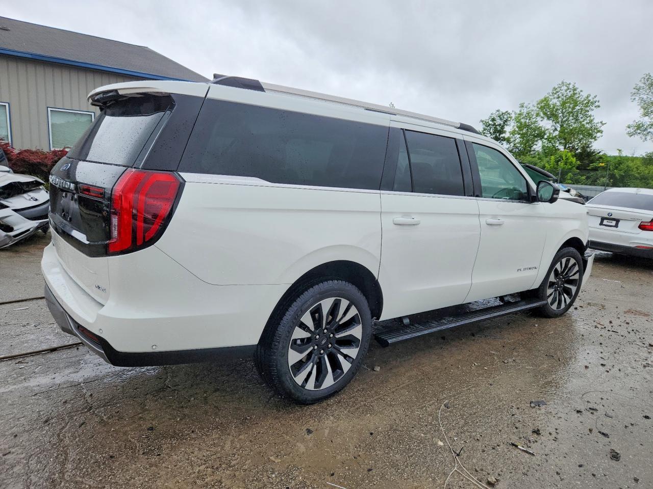 2025 Ford Expedition Max Platinum - Image 3
