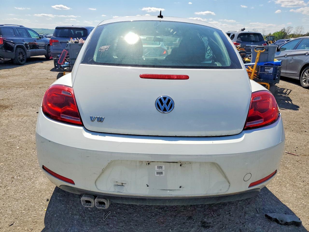 2015 Volkswagen Beetle 1.8T - Фото 6