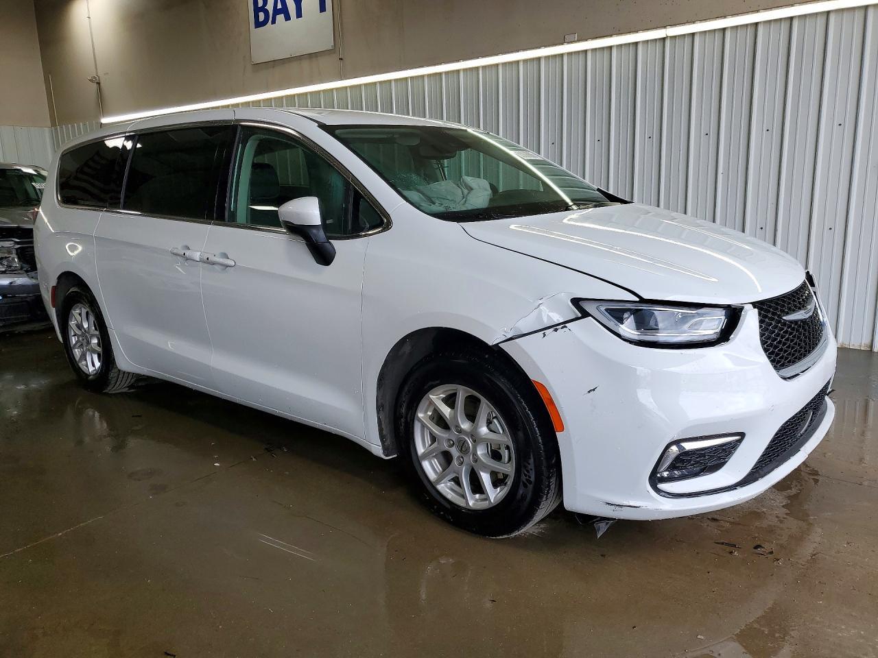 2023 Chrysler Pacifica Touring L - Фото 4